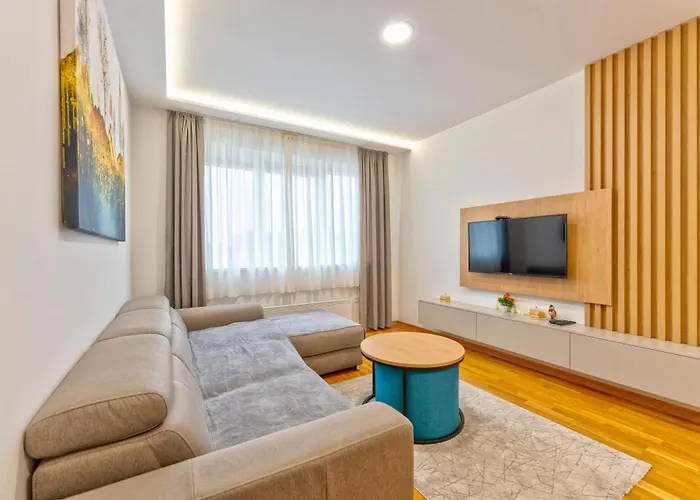 Appartement Vip Ema 112 *